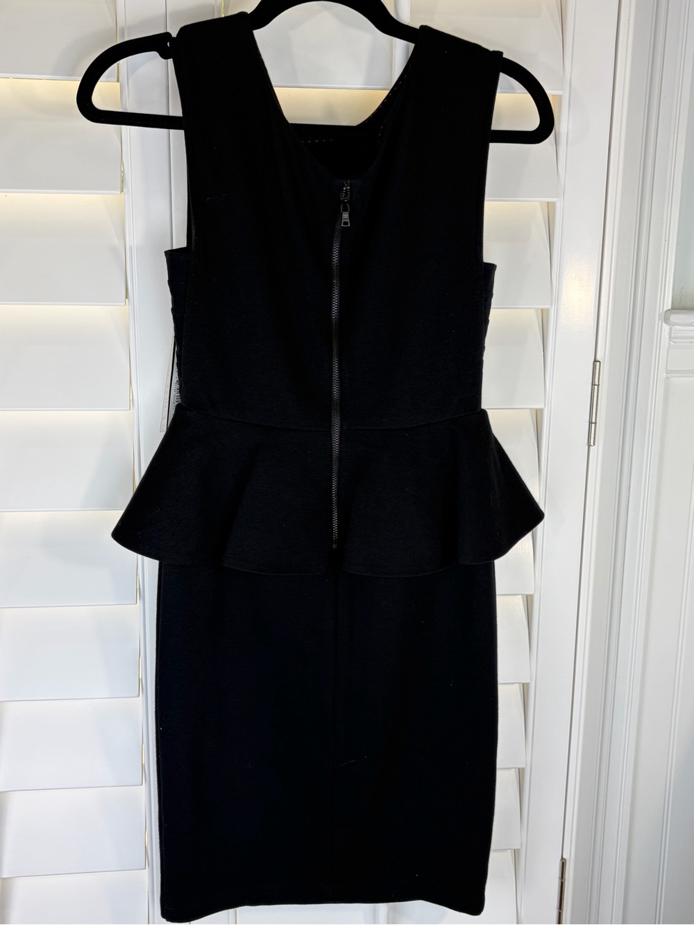 NWT Alice + Olivia Black Peplum Mini Dress (2) - Picture 7 of 11